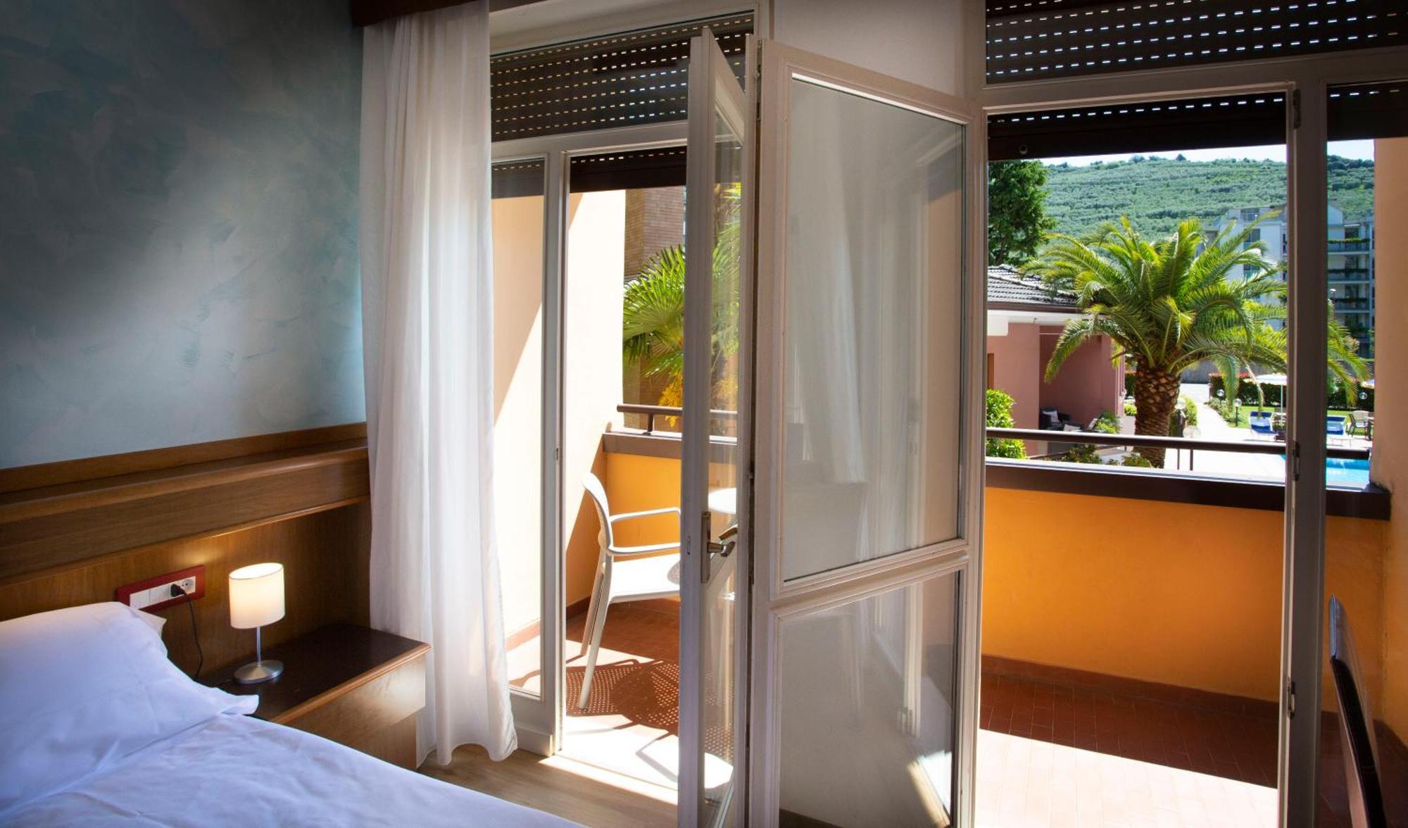 Sunlake Hotel Ρίβα ντελ Γκάρντα Εξωτερικό φωτογραφία